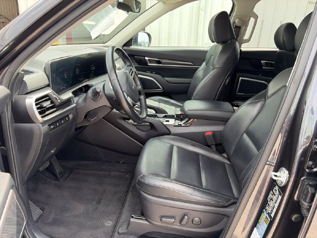 Used 2025 Kia Telluride S AWD/4WD image 9