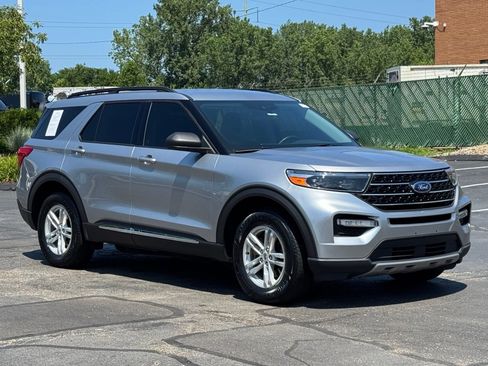 Used 2020 Ford Explorer XLT w/ Equipment Group 202A AWD/4WD image 60