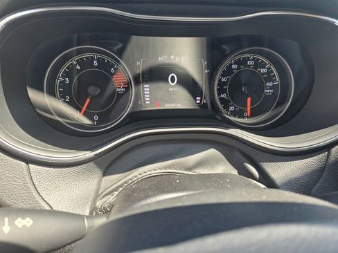 Used 2019 Jeep Cherokee Latitude Plus AWD/4WD image 15
