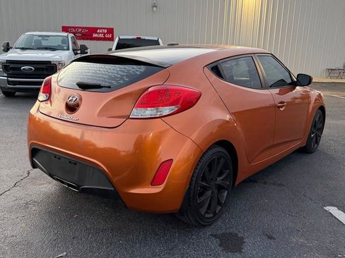 Used 2016 Hyundai Veloster image 5
