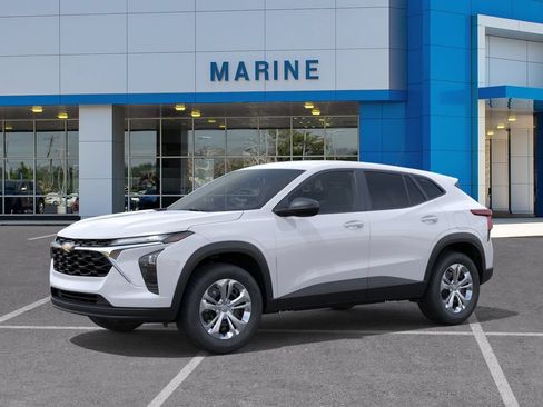 New 2026 Chevrolet Trax LS FWD image 2