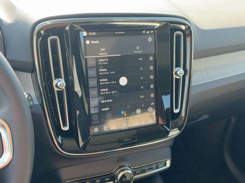 New 2026 Volvo XC40 B5 Core w/ Climate Package image 22