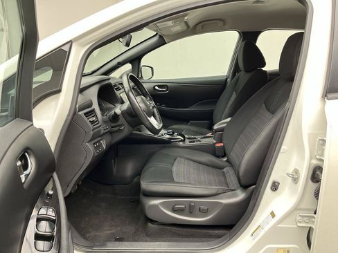 Used 2022 Nissan Leaf SV Plus FWD image 3