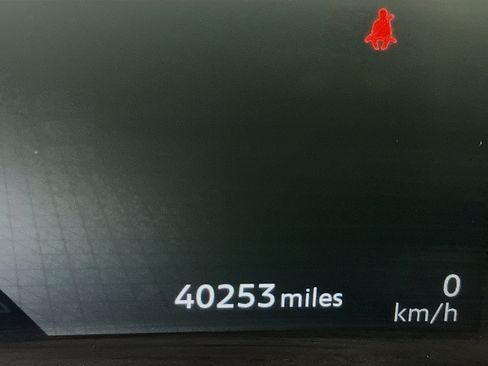 Used 2024 Nissan Ariya FWD image 19