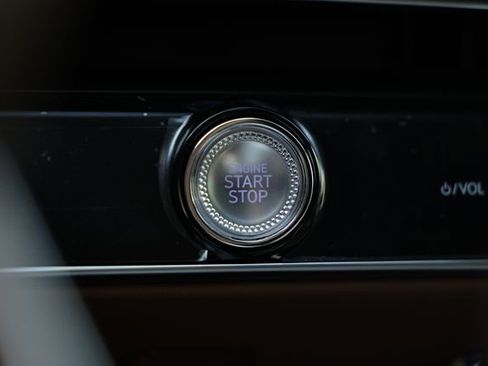 New 2026 Genesis GV70 2.5T Advanced image 40