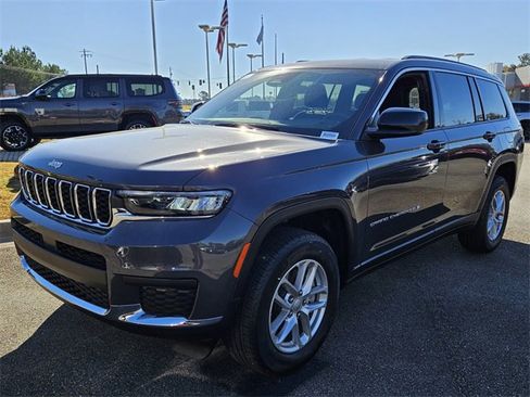 New 2025 Jeep Grand Cherokee L Laredo image 3