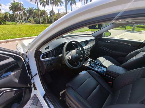 Used 2019 Kia Cadenza Limited FWD image 5
