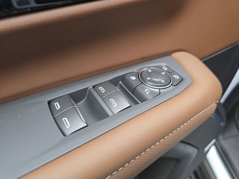 New 2026 Chevrolet Suburban High Country image 17