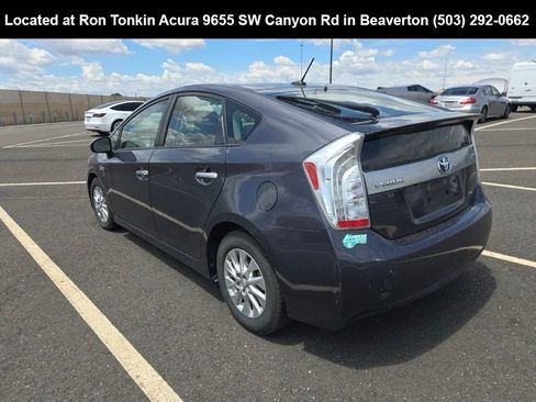 Used 2015 Toyota Prius Prime Plug-In Hybrid FWD image 4