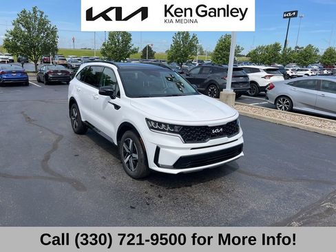 Certified 2023 Kia Sorento S w/ Panoramic Sunroof Package FWD image 7