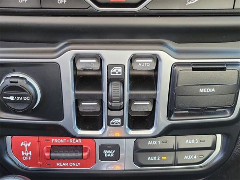 Used 2018 Jeep Wrangler Unlimited Rubicon image 26