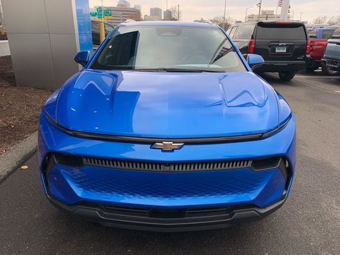 New 2026 Chevrolet Equinox EV LT FWD image 2