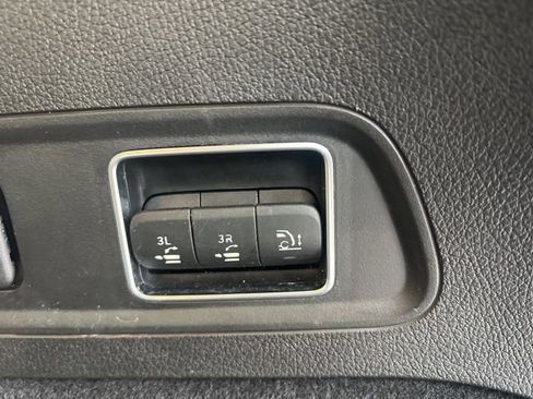 Used 2021 Mercedes-Benz GLS 450 4MATIC image 29