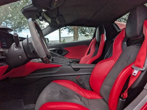 Used 2024 Chevrolet Corvette Z06 RWD image 12