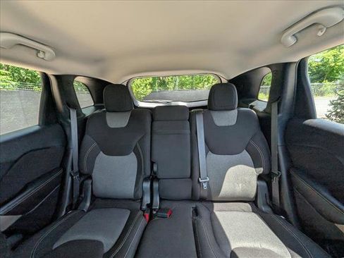 Used 2017 Jeep Cherokee Sport AWD/4WD image 15