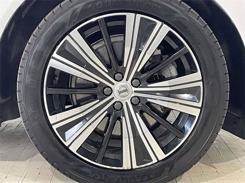 Used 2022 Volvo XC60 T8 Inscription w/ Advanced Package image 16