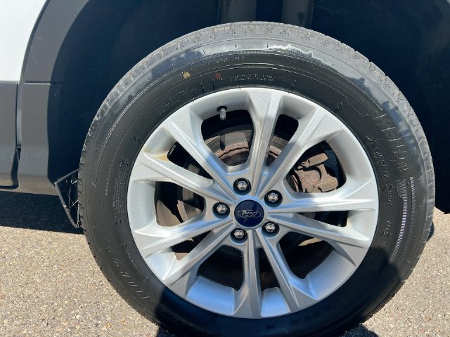 Used 2017 Ford Escape SE AWD/4WD image 20