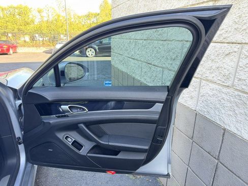 Used 2016 Porsche Panamera Edition image 44
