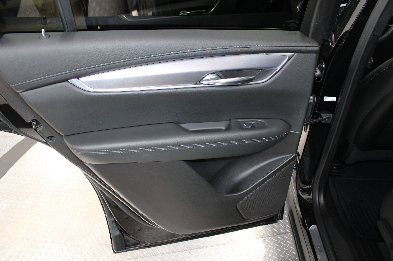 Certified 2023 Cadillac XT6 Luxury FWD image 24