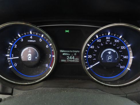 Used 2013 Hyundai Sonata SE w/ Navigation & Sunroof Pkg FWD image 10