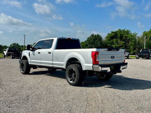 Used 2019 Ford F250 XLT w/ XLT Premium Package AWD/4WD image 4