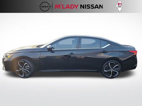 Used 2023 Nissan Altima 2.5 SR w/ SR Premium Package image 7
