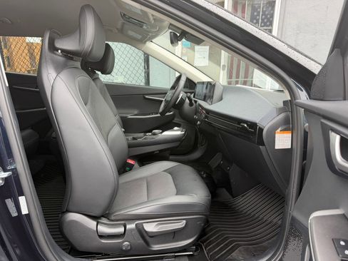 Used 2024 Kia EV6 Light AWD/4WD image 38