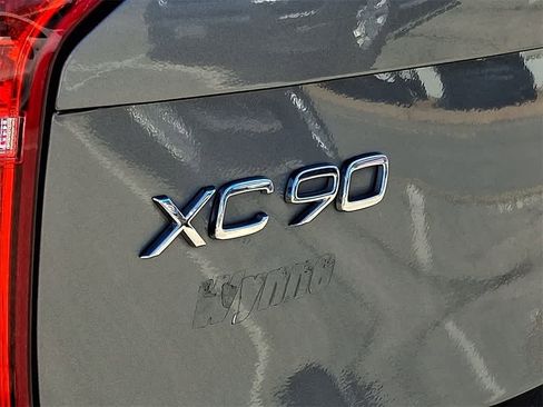 Used 2018 Volvo XC90 T6 Momentum w/ Convenience Package image 30