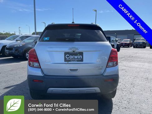 Used 2016 Chevrolet Trax LT w/ LT Convenience Package AWD/4WD image 12