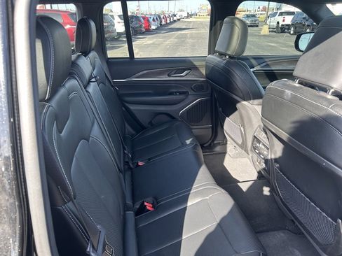 Used 2023 Jeep Grand Cherokee Overland image 13