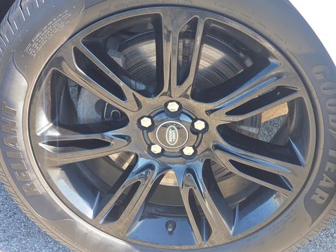 Used 2021 Land Rover Range Rover Velar S AWD/4WD image 19