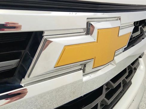 Used 2023 Chevrolet Silverado 1500 LT AWD/4WD image 17