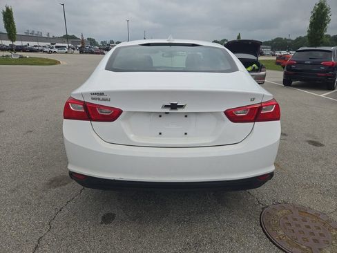 Used 2018 Chevrolet Malibu LT FWD image 4