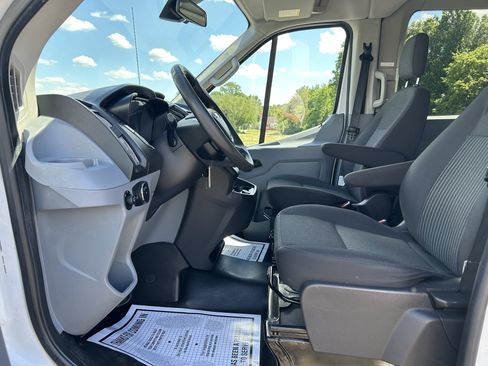 Used 2019 Ford Transit 150 XL RWD image 9
