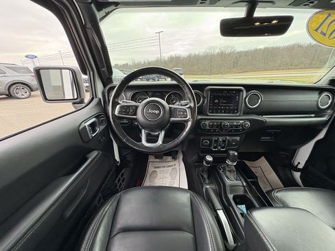 Used 2021 Jeep Wrangler Unlimited Sahara AWD/4WD image 28