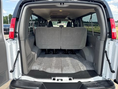 Used 2025 Chevrolet Express 3500 LT w/ LT Preferred Equipment Group RWD image 20