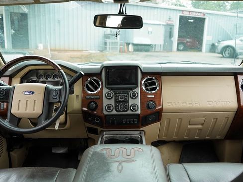 Used 2016 Ford F250 King Ranch w/ FX4 Off-Road Package AWD/4WD image 10
