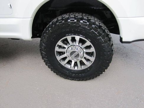 Used 2022 Ford F250 Lariat w/ Lariat Value Package AWD/4WD image 32