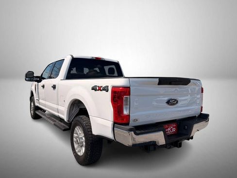 Used 2017 Ford F250 XLT AWD/4WD image 3