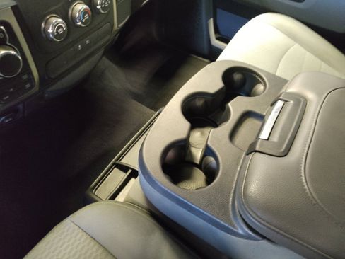 Used 2019 RAM 1500 Classic SLT AWD/4WD image 26