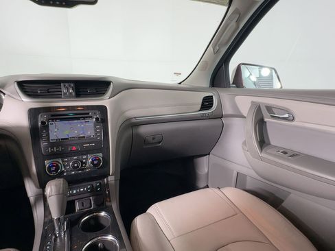 Used 2015 Chevrolet Traverse LT image 27