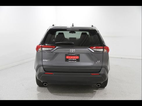 Used 2025 Toyota RAV4 LE AWD/4WD image 21
