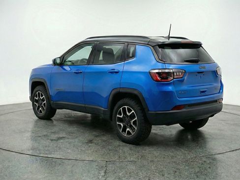 Used 2025 Jeep Compass Trailhawk image 6
