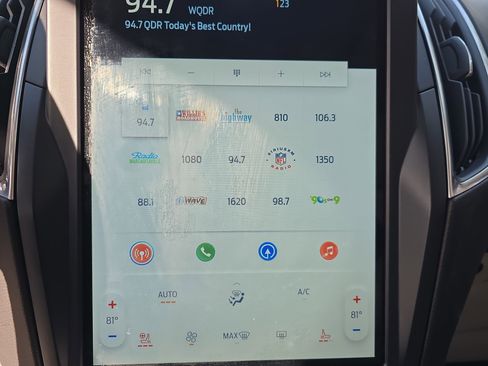 Used 2023 Ford Edge Titanium w/ Equipment Group 301A image 20