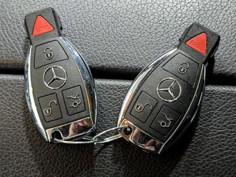 Used 2019 Mercedes-Benz GLC 350e 4MATIC image 40