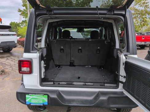 Used 2025 Jeep Wrangler Unlimited Sport AWD/4WD image 30