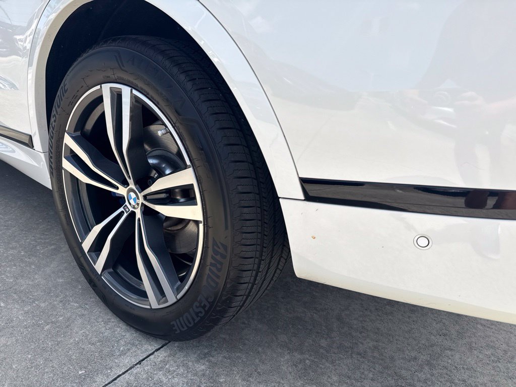 Certified 2024 BMW X7 xDrive40i w/ M Sport Package AWD/4WD image 11