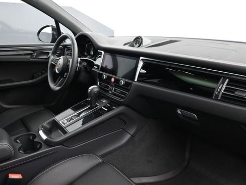 Certified 2025 Porsche Macan S image 14