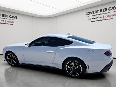 Used 2024 Ford Mustang Coupe image 6