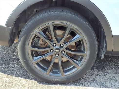 Used 2017 Ford Explorer XLT w/ Equipment Group 202A image 20